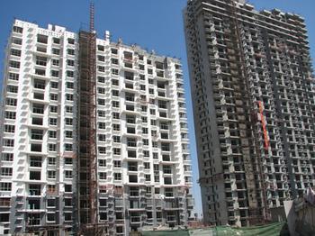 和平时光住宅楼地面找平层